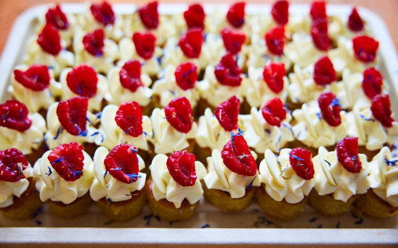 catering-chiswick-sweet-canapes-lemon-bundt-cakes-min