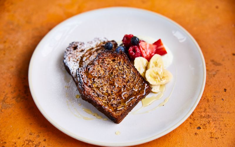 cafe-chiwick-banana-bread-min