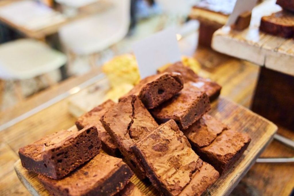 platters-delivered-chocolate-brownies-with-berries-min
