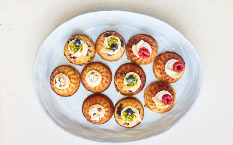 cake-platters-mixed-cake-mini-bundt-platter-min
