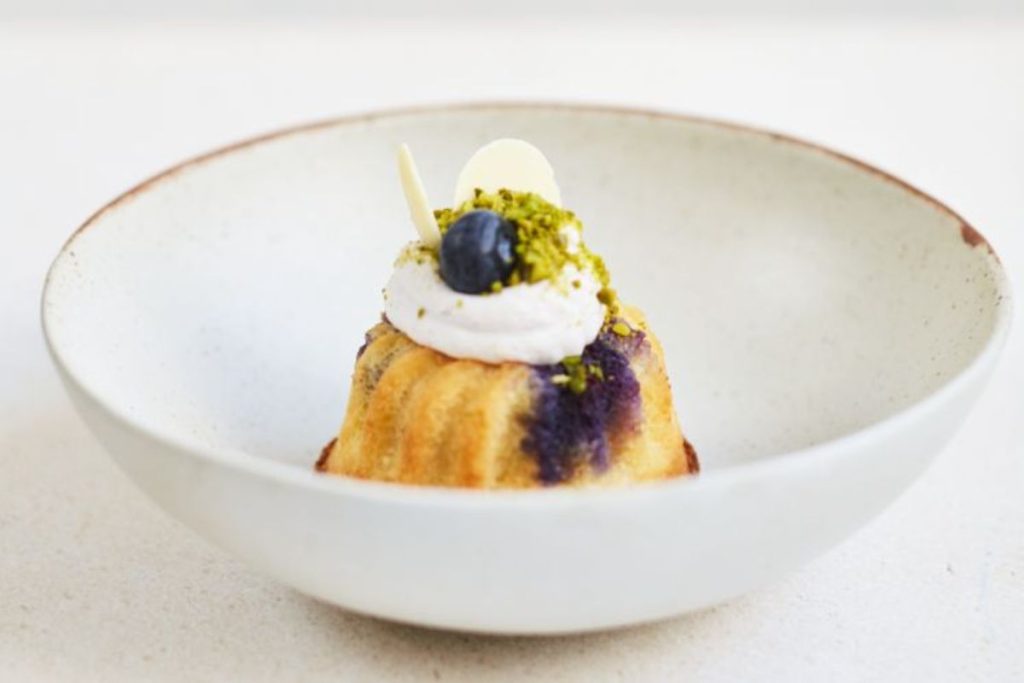 catering-delivered-mini-bundt-cakes-min